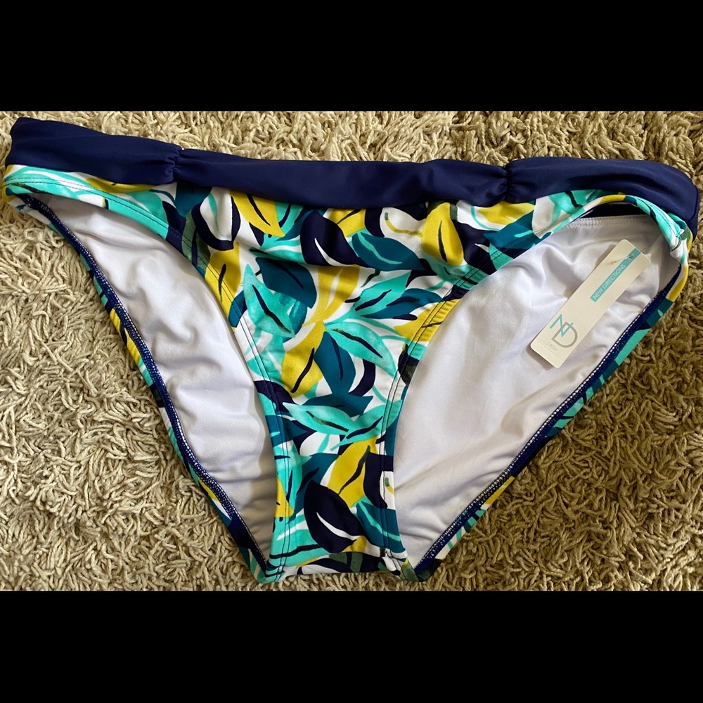 NWT New Directions Tropical Print Bikini Bottoms